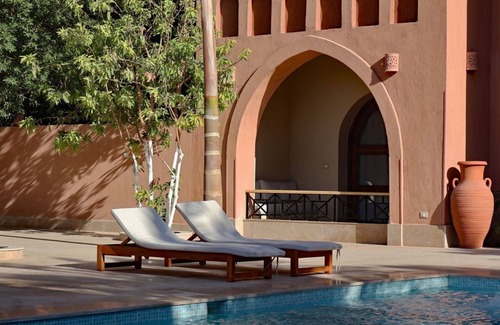 Luxor House | Malkata House Luxe Ground Floor Suite: Pool & Dine