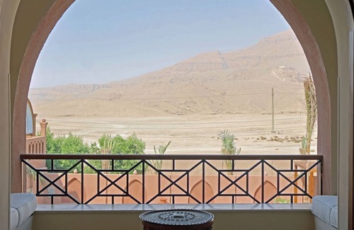 Luxor House | Malkata House Luxe Middle Floor Suite: Desert Views & Pool