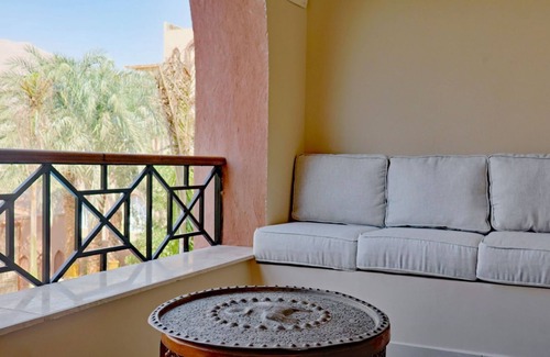 Luxor House | Malkata House Luxe Middle Floor Suite: Desert Views & Pool