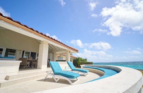 Long Bay Villa | Maltese Falcon Villa 3bd by ZenBreak