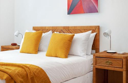 Malua Bay Apartment | Malua Bay Treehouse, Walking Distance to Beach