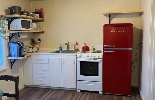 Burns House | Mama Bear’s Den- Pet Friendly