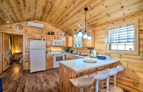 Mammoth Cave Cabin | Mammoth Cave Cabin Rentals 4 - 12.8 miles from Mammoth Cave National Park