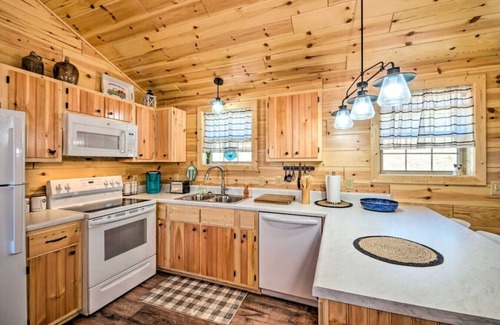 Mammoth Cave Cabin | Mammoth Cave Cabin Rentals 4 - 12.8 miles from Mammoth Cave National Park