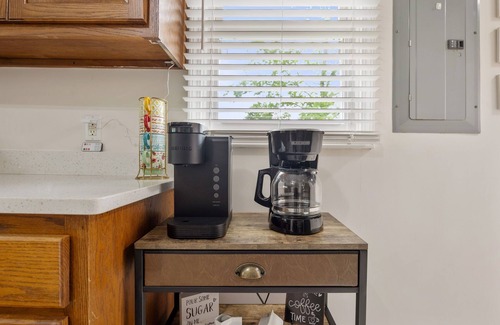 Cave City House | Mammoth Pond - Mammoth Cave Family Retreat - Playground Sleeps 6