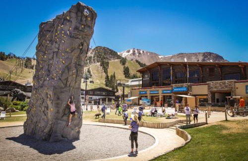 Mammoth Lakes Apartment | Mammoth View Villas 21