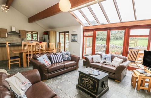 Aberdaron House | MANAROS COTTAGE, pet friendly, country holiday cottage in Aberdaron