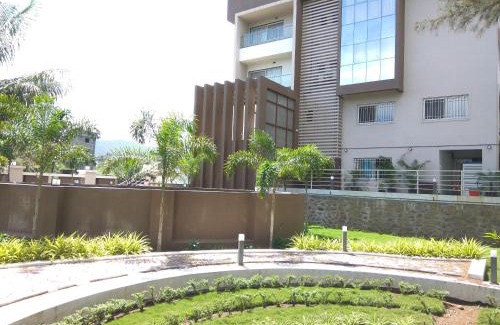 Satara Hotel | Manasi Pride