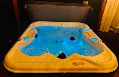 Onion Creek Meadows House | Manchaca 4 bedroom sleeps 10 Pool and Hot tub