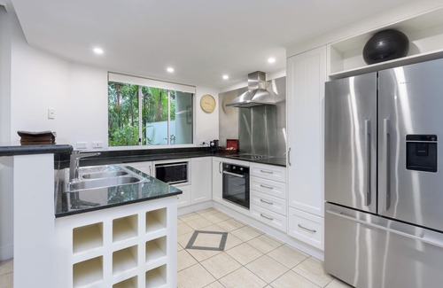 Port Douglas Hotel | Mandalay Luxury Beachfront Apartments