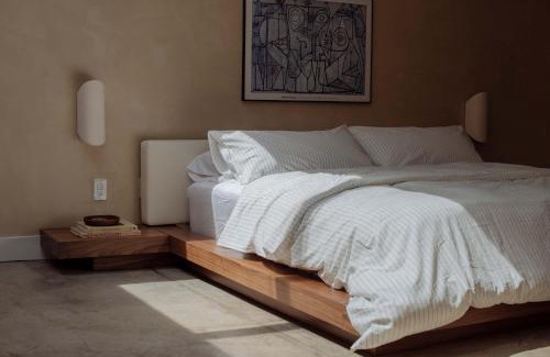 West Hollywood Bed & Breakfast | Mane & Saddle Loft