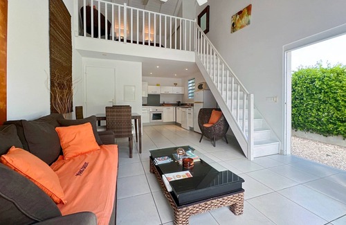 French Cul de Sac Apartment | Mango Orange duplex with pool