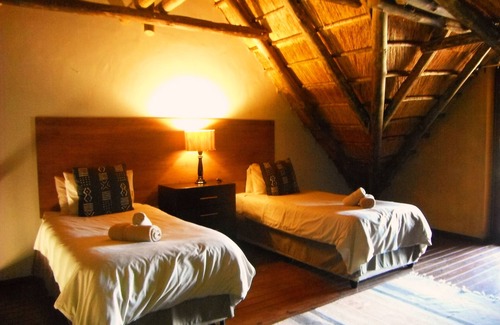 Hammanskraal Cabin | Mangwa Valley Game Lodge & Spa