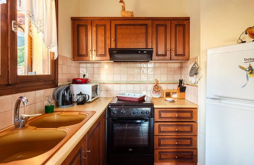 Lefktro House | Mani Garden Haven - Private Retreat in Stoupa