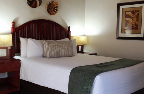 Lobatse Cabin | Manong Game Lodge