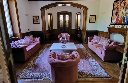 Saint-Just-d'Avray Bed & Breakfast | Manor house in a haven of peace in Haute Azergues.