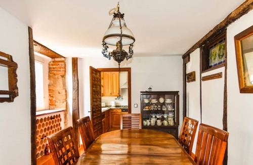 Revilla Villa | Manor house with large garden and spacious rooms