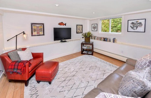 Rockland Apartment | Manor Suite Off Rockland