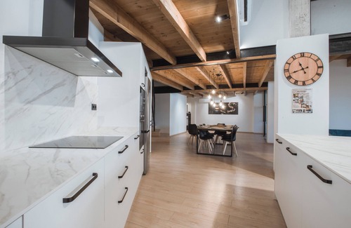 Passeig i Rodalia Apartment | Manresa industrial home