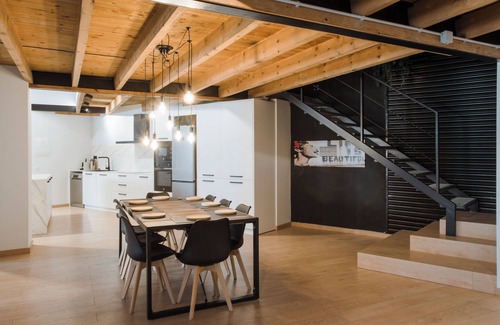 Passeig i Rodalia Apartment | Manresa industrial home