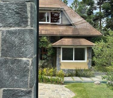 Jardim Europa House | Mansão Olhos Verdes - Luxuosa - com Hidro e Piscina aquecida