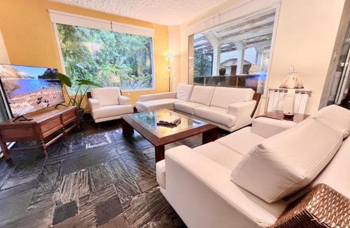 Punta del Este Villa | Mansión en Beverly Hills