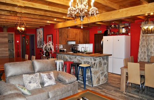 Collado Mediano House | MANSION DELUXE VILLA ALEJANDRA WITH POOL AND JACUZZI