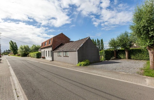 Ruiselede Villa | Mansion in Kruiskerke near Forest and Lake