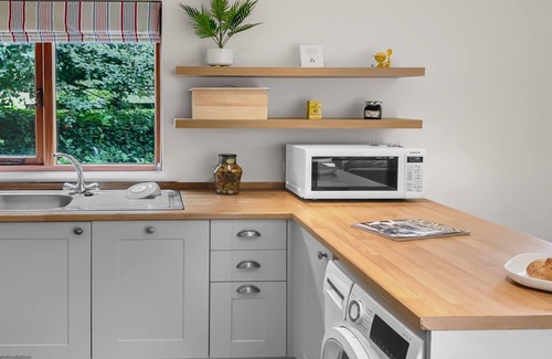 East Tisted Cottage | Maplescombe - a 3 bedroom cottage in Newton Valence near Alton