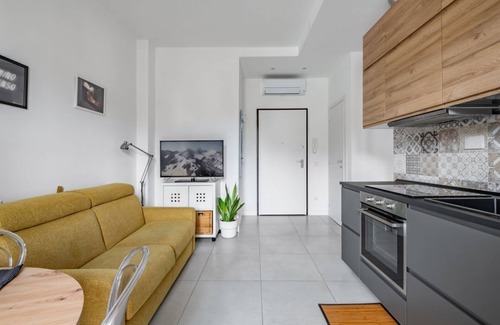 San Jacopino Apartment | Maragliano & San Jacopino Flat with Balcony