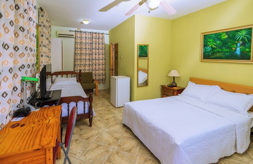 Port of Spain House | MARAVAL BREEZE
