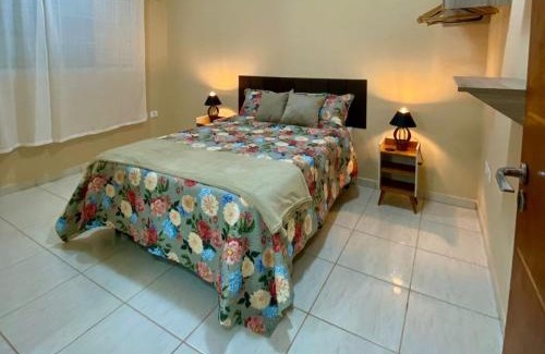 Assis House | Maravilhosas Suítes Casa das Flores no Centro de Assis- SP-Brasil