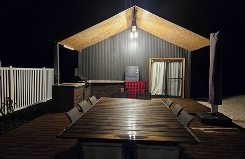 Nangkita House | Marbles Riverview House (Pet Friendly) Sleeps 10