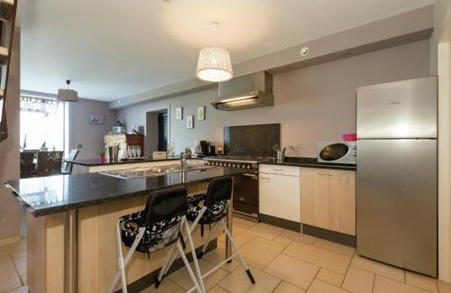 Aye House | Marche Farmhouse with Hot Tub