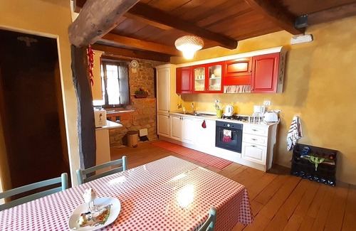 Pieve Fosciana House | Marcione, character cottage, own pool, wonderful views, walk restaurant; WIFI!