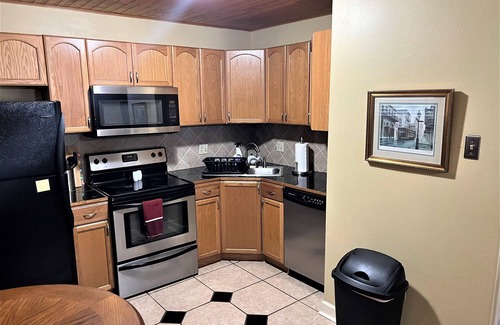 Beauregard Town Historic District Condo | Mardi Gras Central, 1 Block to River Center, Minutes to LSU