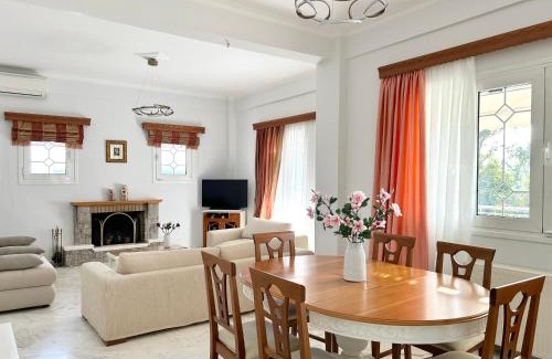 Aris Apartment | Margarita and Joanna' s House