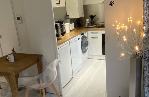 Saint-Avold Apartment | MARIEFACTURE LIKE CATS AND DOGS