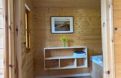 Laane-Nigula Parish House | Marika Puhkeküla - Metsanurga Öömaja "shared bathroom"