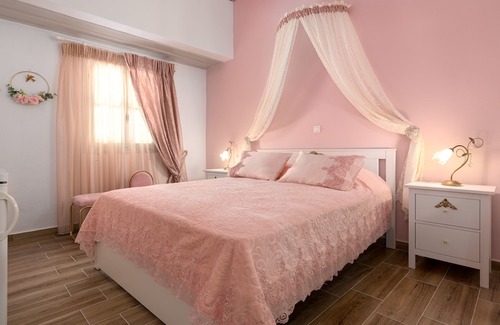 Symi Hotel | Marika's Deluxe Rooms