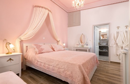 Symi Hotel | Marika's Deluxe Rooms