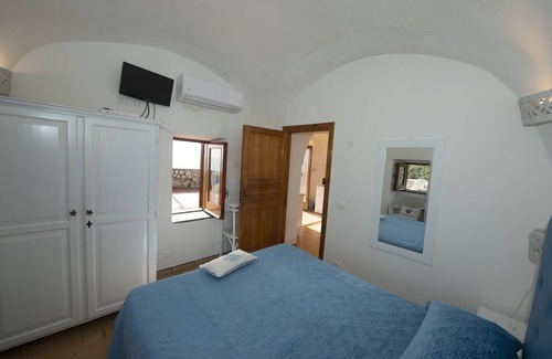 Marina del Cantone House | Marina Del Cantone Chalet