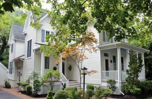 Village Green House | Marlin House