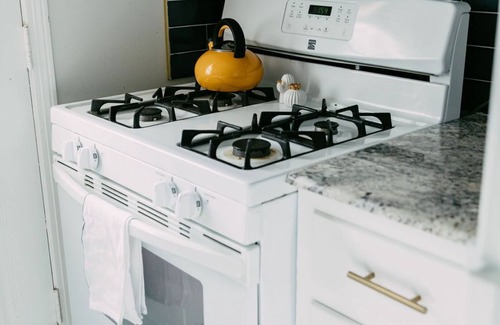 East Memphis Condo | Marty's Opalhouse Garden by Pettigrew Adventures