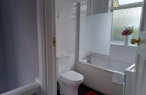 Newark upon Trent House | Marvyn-Seven House-Huku Kwetu-3 Bedroom-Fully furnished-Quiet