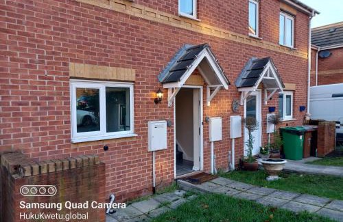 Newark upon Trent House | Marvyn-Seven House-Huku Kwetu-3 Bedroom-Fully furnished-Quiet