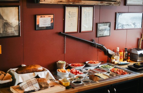 Longyearbyen Hotel | Mary-Ann's Polarrigg