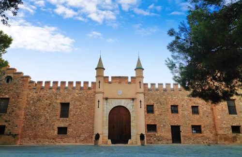Altura House | MASÍA de SAN JUAN CASA NÚMERO 1 en Castillo con piscina y Aire Acondicionado