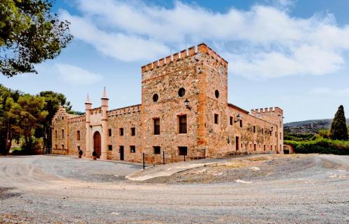 Altura House | MASÍA de SAN JUAN CASA NÚMERO 1 en Castillo con piscina y Aire Acondicionado