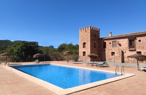 Altura House | MASÍA de SAN JUAN CASA NÚMERO 1 en Castillo con piscina y Aire Acondicionado
